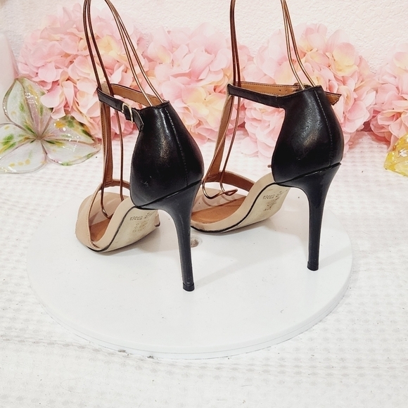 Cathy Jean Beige and Black Brazilian Leather Ankle Strap Heels Size 6 - Picture 3 of 11